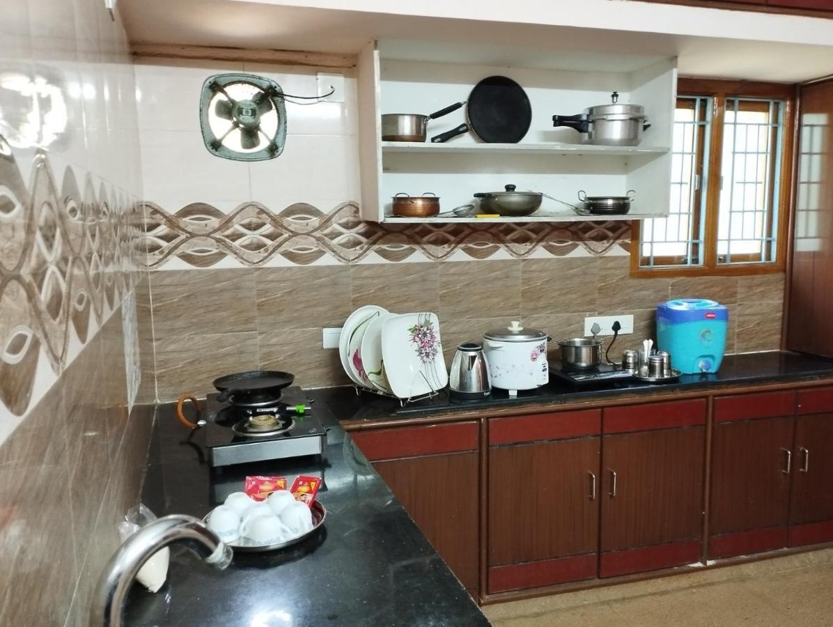 Sls Homestay - Luxury Ac Service Apartments 1Bhk, 2Bhk, 3Bhk - Direct Flyover To Alipiri Tirumala Gate - Walk To Ps4 Pure Veg Restaurants, Supermarkets - Near To National Highway & Padmavathi Amma Temple - Modular Kitchen, Living Room -Free Superfast Tirupati Exterior foto